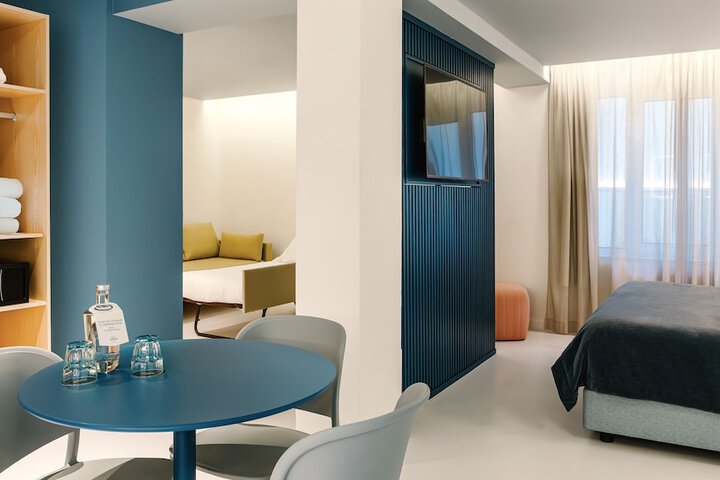 Room 32 of 117