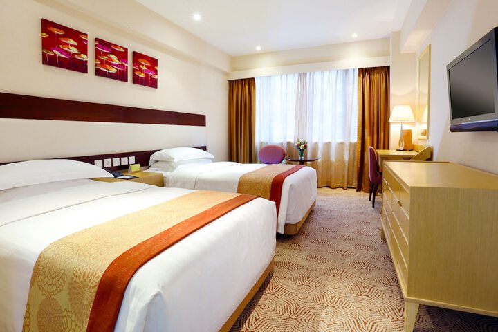 Room 14 of 38