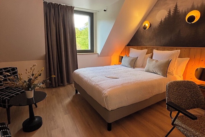 Room 10 of 30