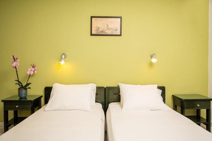 Room 29 of 61
