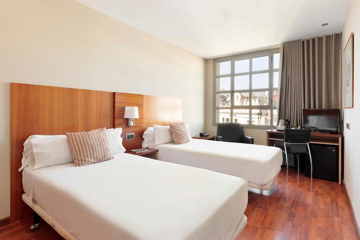 Room 16 of 60