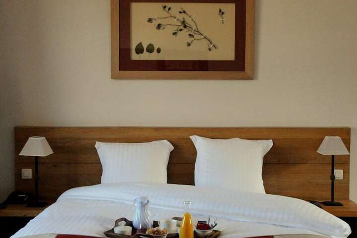 Room 5 of 20
