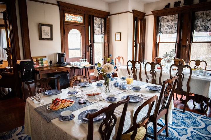 Breakfast/Coffee Service 19 of 26