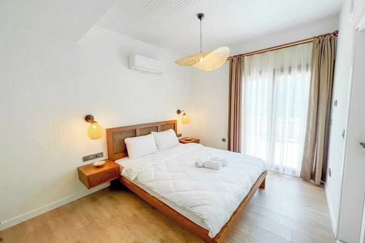 Room 4 of 17