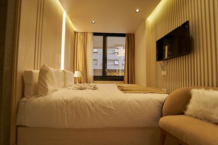 Room 5 of 35