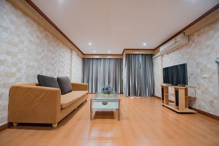 Room 11 of 20