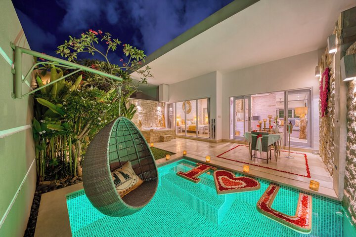 Pools & Facilities