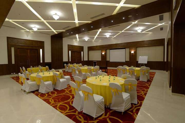 Ballroom/Hall 52 of 60