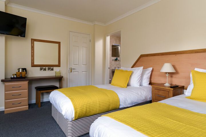 Room 6 of 73