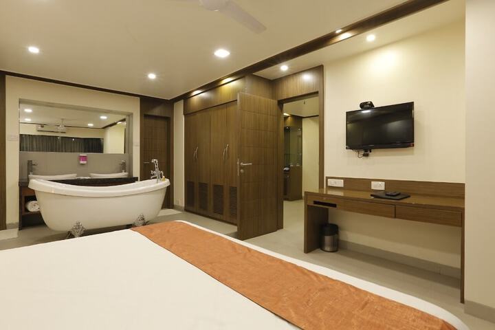 Room 9 of 114
