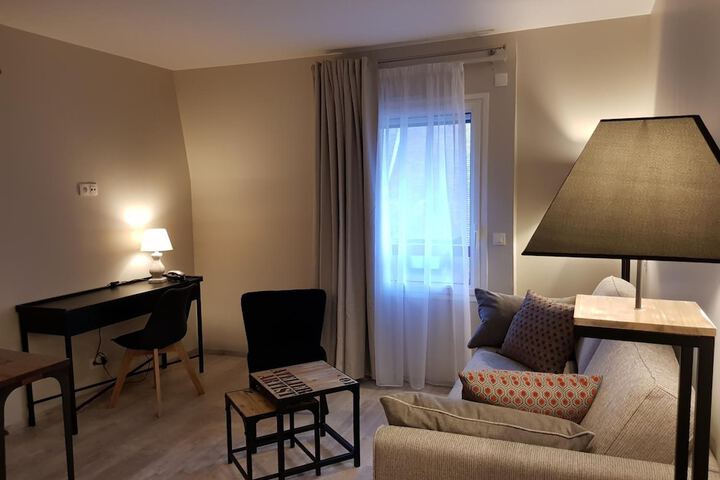 Room 14 of 34