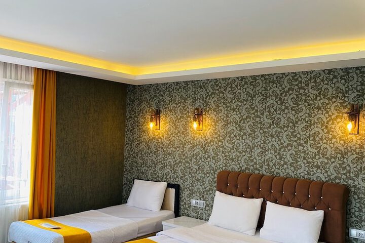 Room 3 of 39