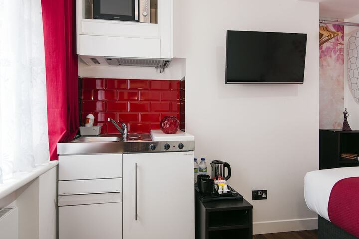 Room 15 of 40