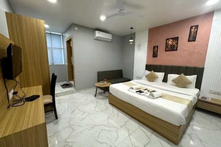 Room 12 of 17