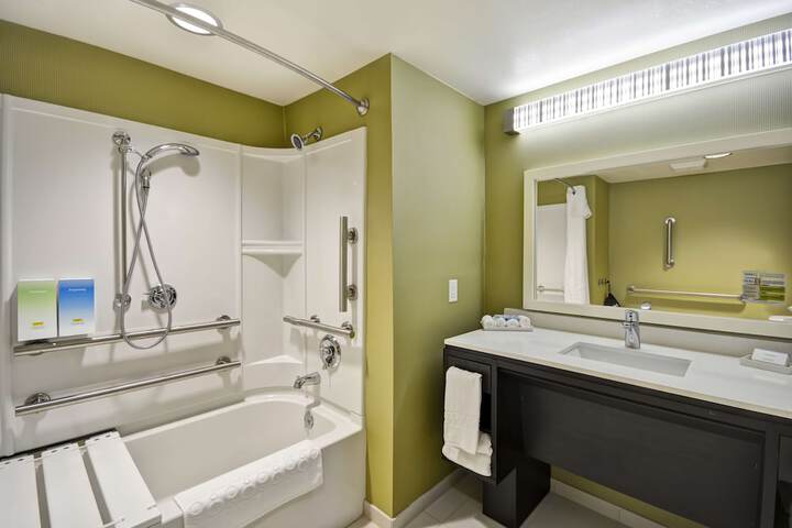 1 King Bed Studio Suite (10 of 14)