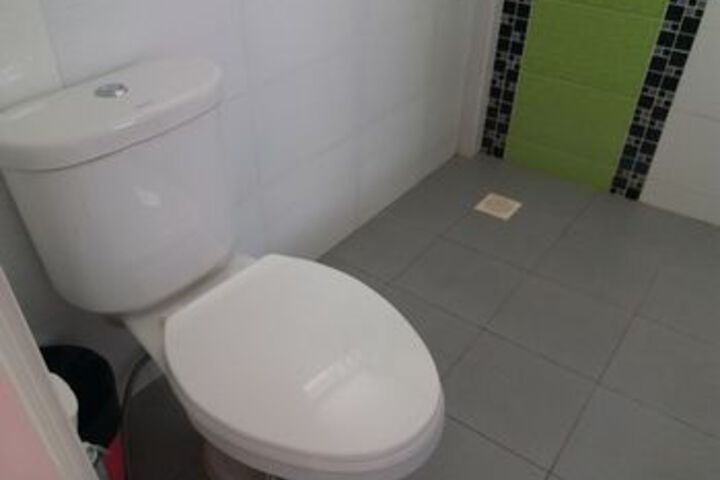 Room 4 of 37