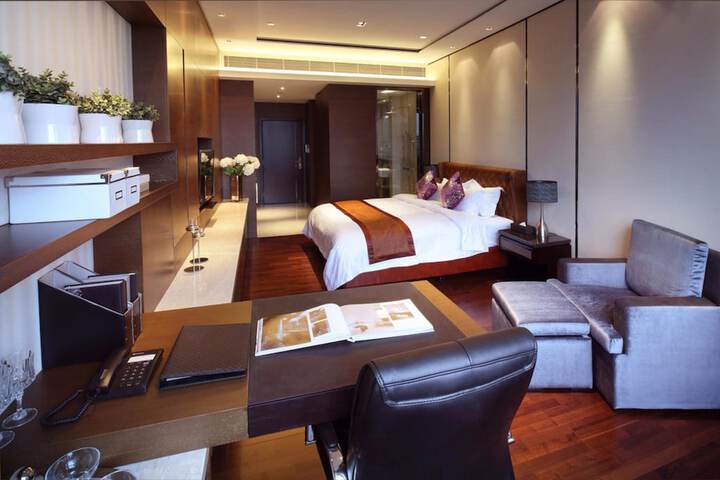 Room 13 of 26