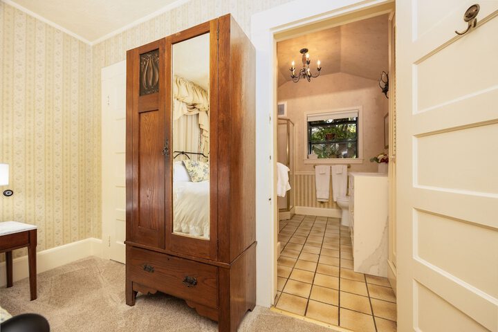 Room 21 of 50