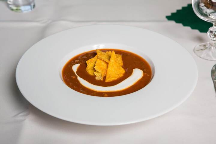 Dining 28 of 35