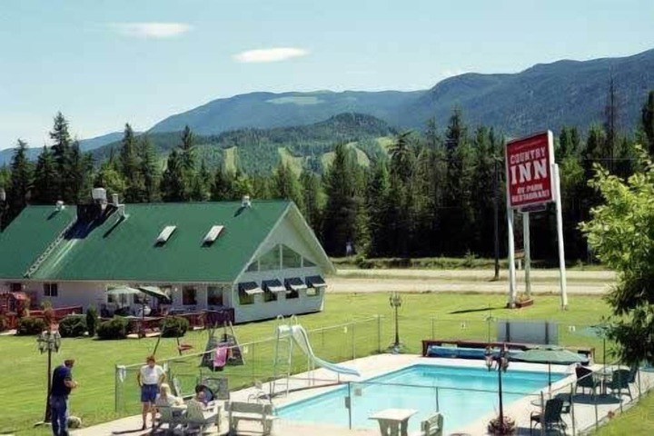 Clearwater Country Inn &  RV Park in Clearwater, BC