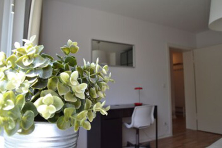Room 115 of 177