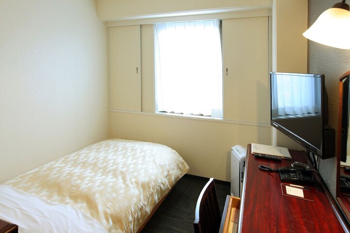 Room 15 of 122