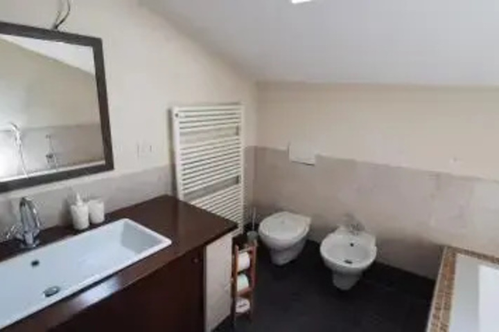 Room 8 of 8