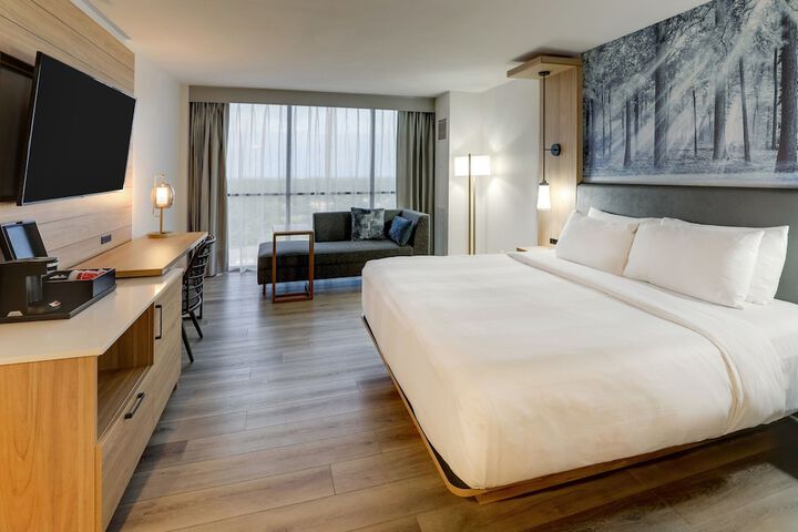 Room 8 of 60