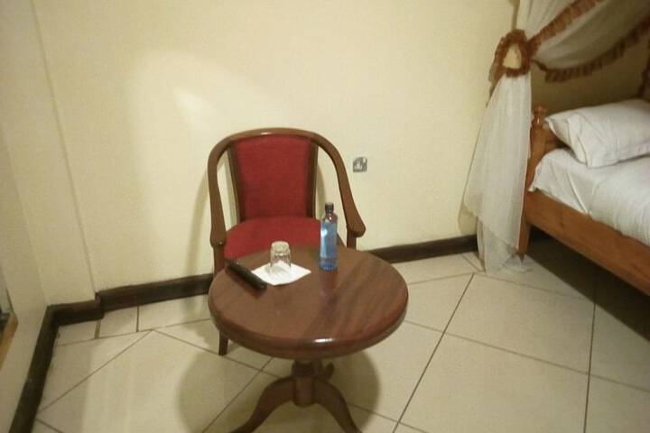 Room 6 of 15