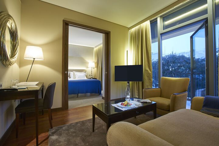 Room 10 of 62