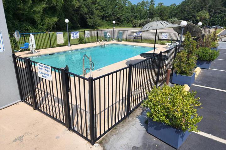 Pool 18 of 23