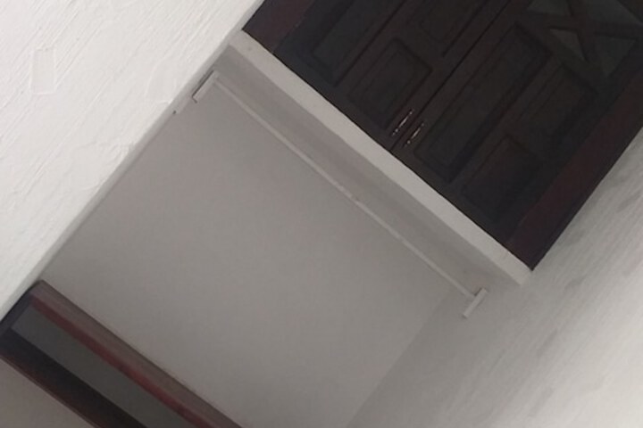 Room 12 of 44