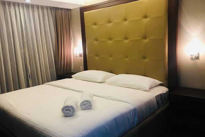 Room 9 of 63
