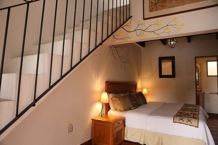 Room 2 of 32