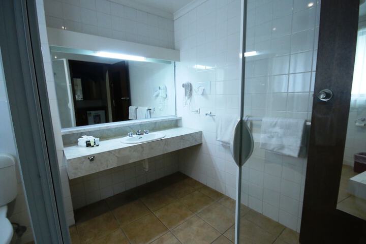 Room 32 of 58