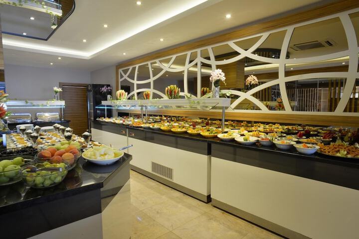 Dining Photos