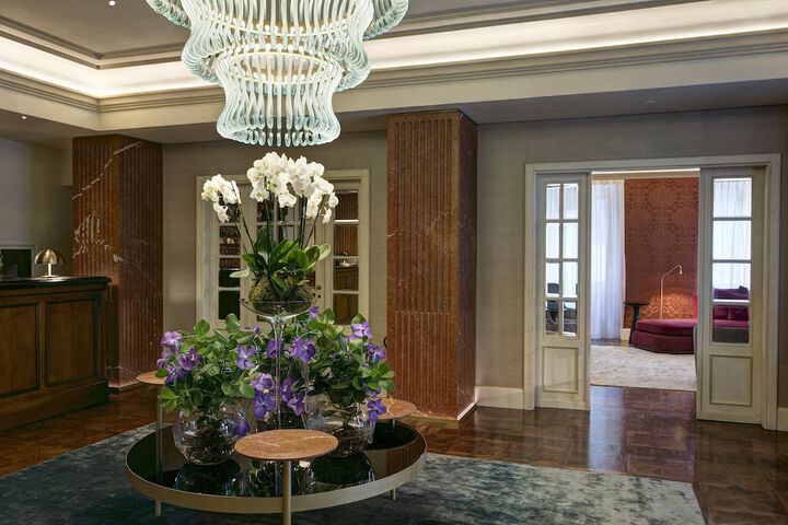 Entrance & Lobby