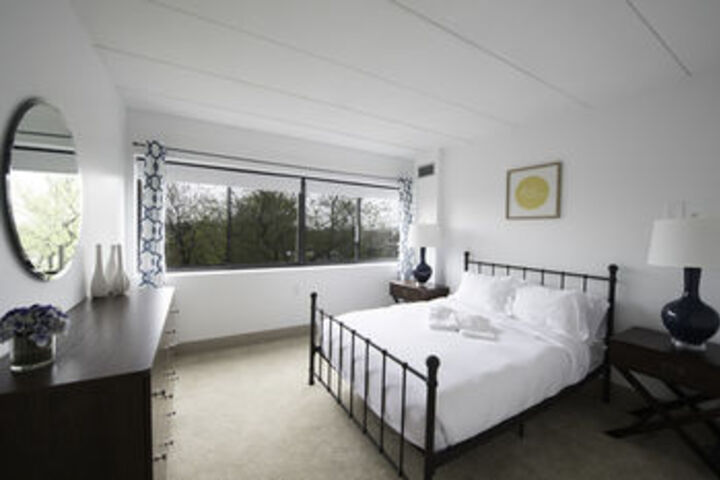 Room 6 of 13