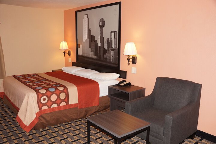 1 King Bed (8 of 18)