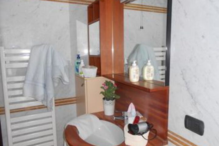 Room 3 of 30