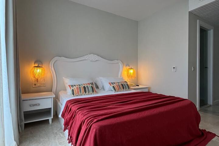 Room 3 of 72