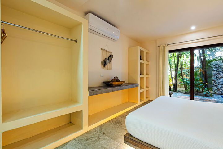 Room 34 of 154