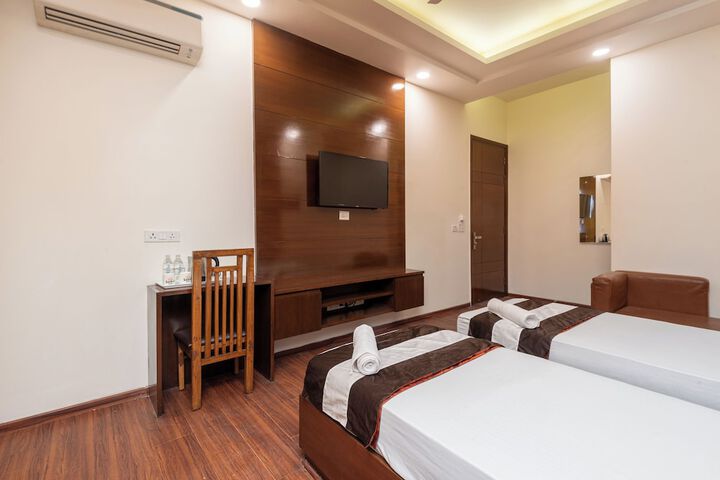 Room 15 of 30