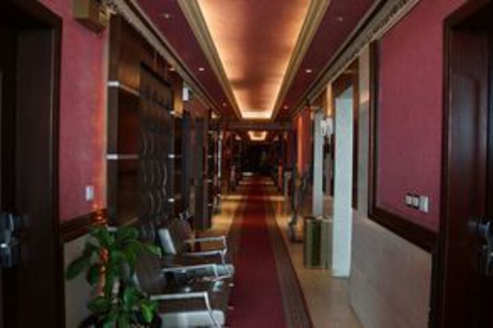 Ballroom/Hall 19 of 39