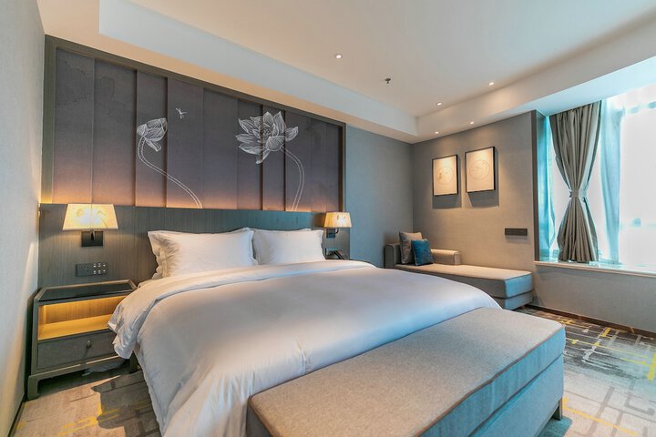 Room 13 of 34