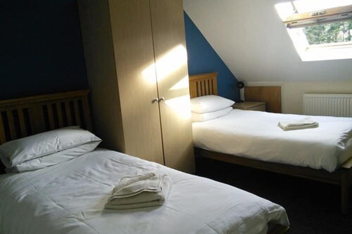 Room 3 of 21