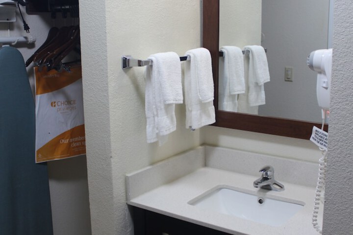 Accessible 2 Double Beds (7 of 10)