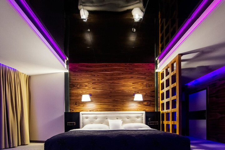 Room 15 of 68