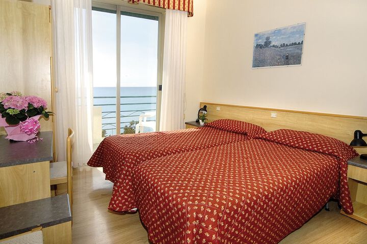 Room 8 of 17