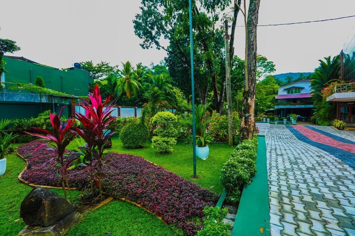 Property Grounds 16 of 18